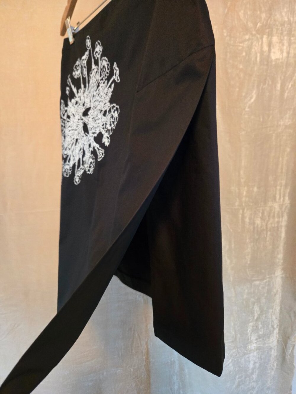 DKNY Black Floral Graphic Print Pencil Skirt Side Slit Sz10 100% Cotton - Picture 3 of 12